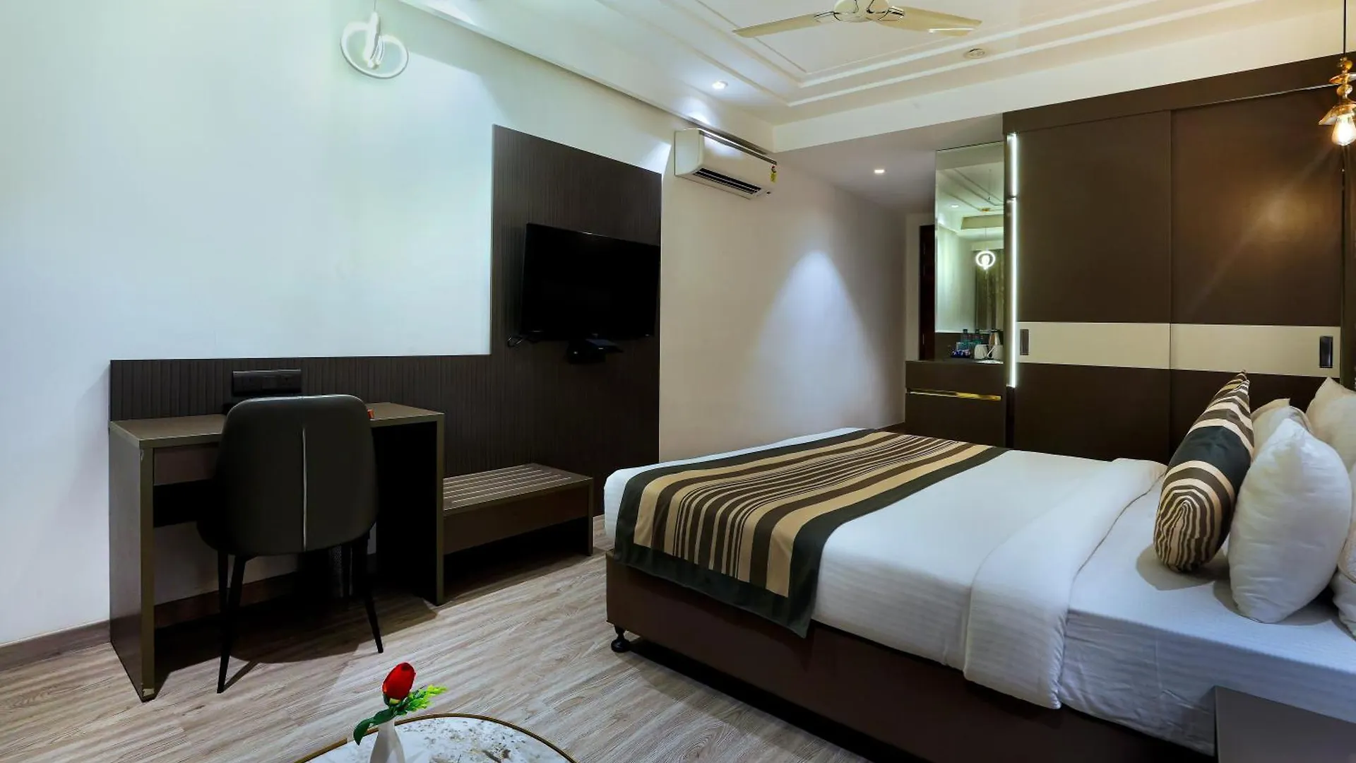 Opo Hotel Iffco Chowk Gurgaon India