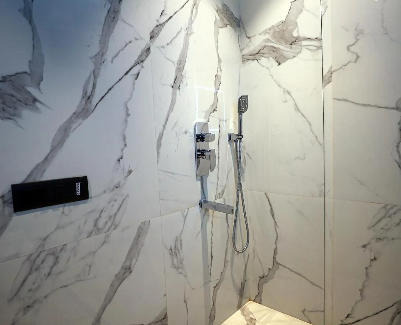Opo Hotel Iffco Chowk Γκουργκάον